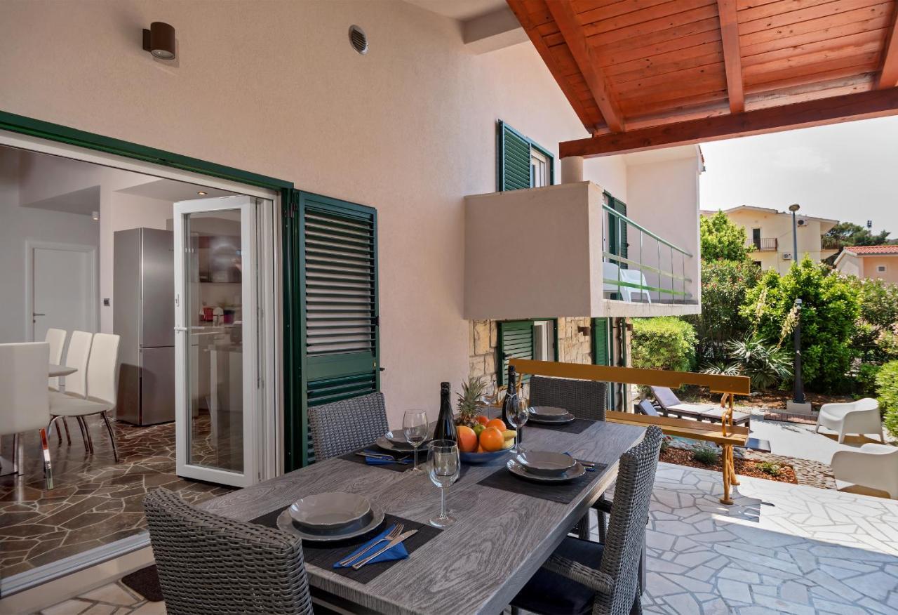 Villa Bandic Baška Voda エクステリア 写真